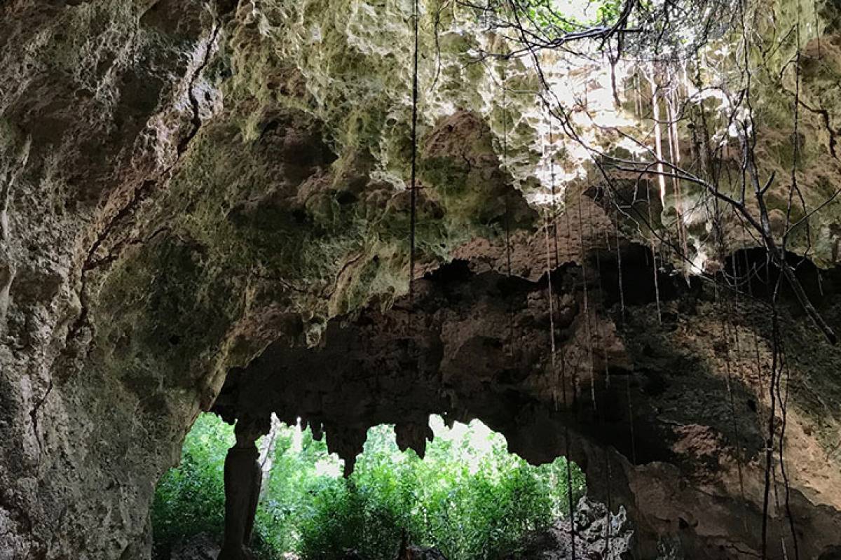 Kuza Cave + Voodoo Cave